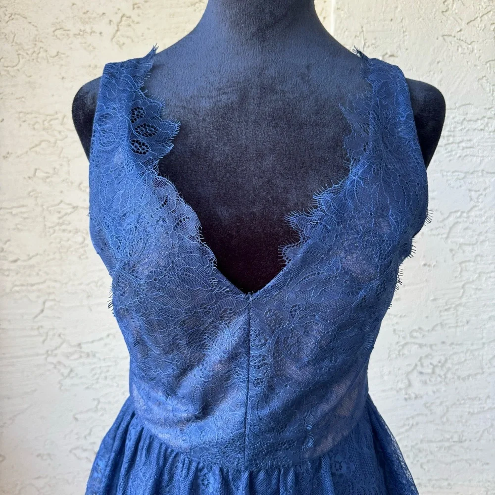 BCBGMaxAzria Navy Lace Cocktail Dress Sz S Sleeveless V-neck